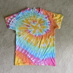 tie dyed “puppie love” tee